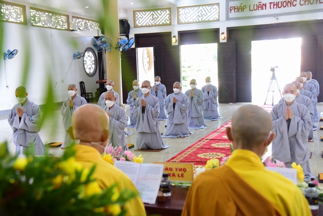 Lễ truyền giới Sa di Phương Trượng